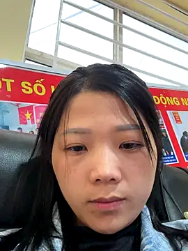 Snapshot of thaoyeuuu chatting on 10-20-25, 01:51 thaoyeuuu online show from 10-20-25, 01:51