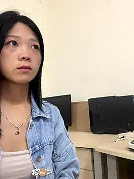 Snapshot of thaoyeuuu chatting on 09-30-25, 08:31 thaoyeuuu online show from 09-30-25, 08:31