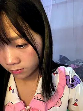 Snapshot of thaoyeuuu chatting on 10-03-25, 02:18 thaoyeuuu online show from 10-03-25, 02:18