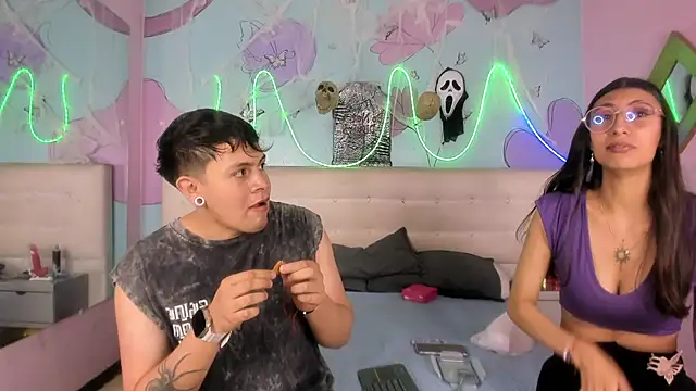 Ethan N Abby online show from 10-17-25, 07:37