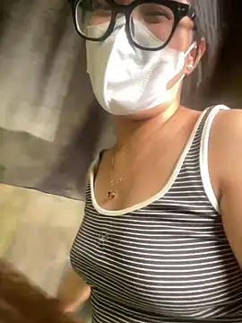 Snapshot of bunny_b4nny chatting on 09-19-25, 07:45 bunny b4nny online show from 09-19-25, 07:45