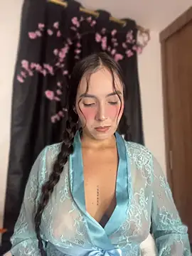 Snapshot of Scarlett05 chatting on 06-19-26, 02:17 Scarlett05 online show from 06-19-26, 02:17