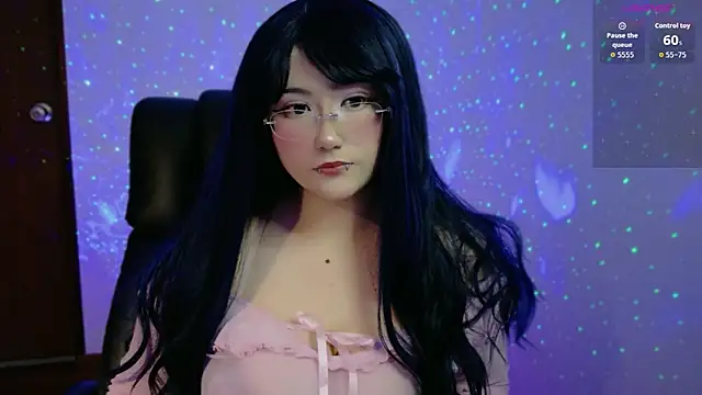 Livelle69 online show from 10-28-25, 03:18