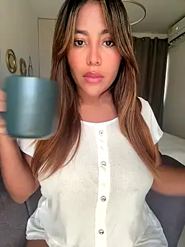 MegannHills online show from 09-26-25, 02:57