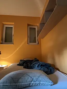 Raveman online show from 09-30-25, 01:28