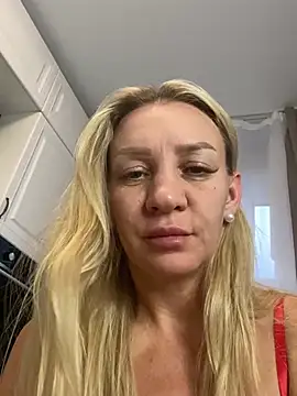 Snapshot of Bellissa_ chatting on 07-05-26, 02:02 Bellissa online show from 07-05-26, 02:02