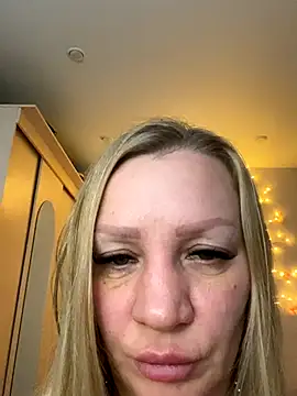 Bellissa  online show from 10-30-25, 02:25