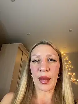 Bellissa  online show from 10-12-25, 02:18