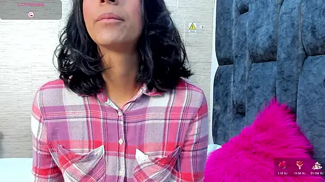 MiaAmore  online show from 12-14-25, 03:17