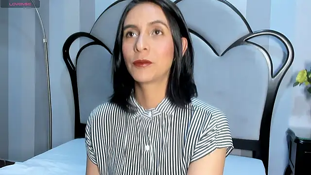 Snapshot of MiaAmore_ chatting on 10-11-25, 07:37 MiaAmore online show from 10-11-25, 07:37