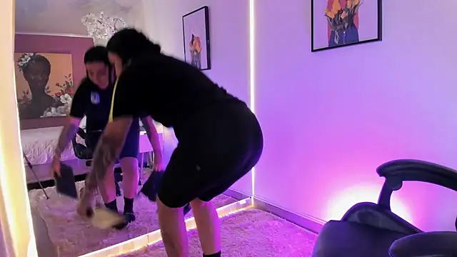 emy williams online show from 10-26-25, 02:39