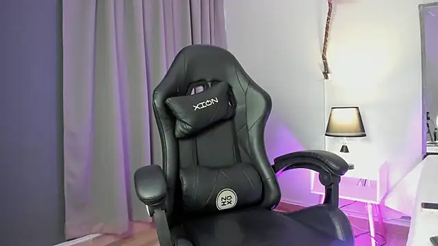 emy williams online show from 10-18-25, 07:27