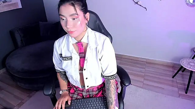 emy williams online show from 05-26-26, 07:12
