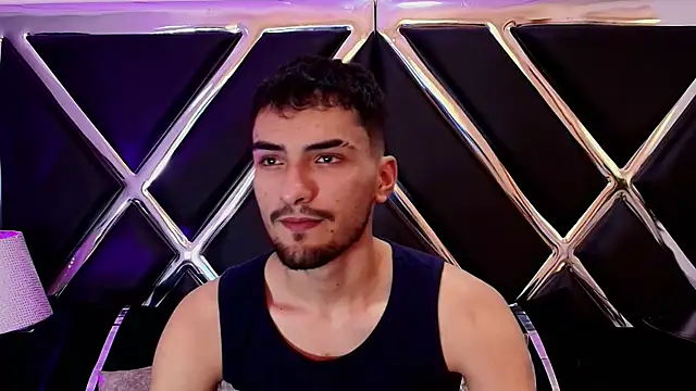 AlekRuizx online show from 10-06-25, 03:40