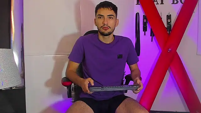 AlekRuizx online show from 09-18-25, 02:09