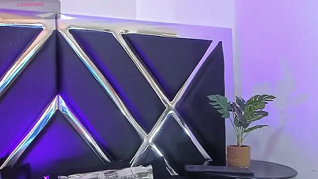 AlekRuizx online show from 09-23-25, 05:53