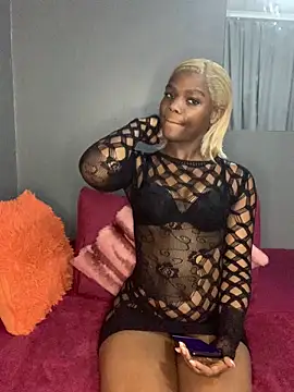 Snapshot of Lady-Amina chatting on 09-20-25, 08:03 Lady-Amina online show from 09-20-25, 08:03