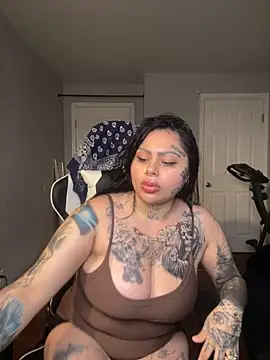 chicanachic13 online show from 10-05-25, 07:21