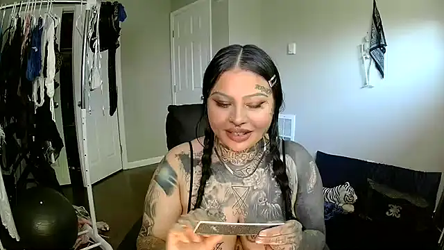 chicanachic13 online show from 06-14-26, 08:43