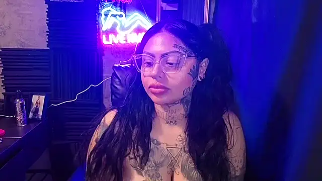 chicanachic13 online show from 12-13-25, 09:54