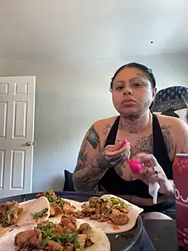 chicanachic13 online show from 09-10-25, 11:04