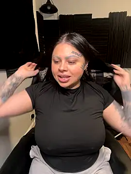 chicanachic13 online show from 10-15-25, 05:28