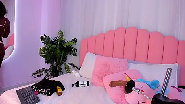 lia queen18 online show from 09-18-25, 11:24