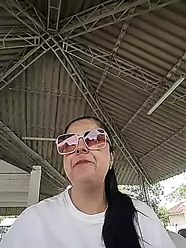 Snapshot of Nahomi_04 chatting on 10-23-25, 05:33 Nahomi 04 online show from 10-23-25, 05:33