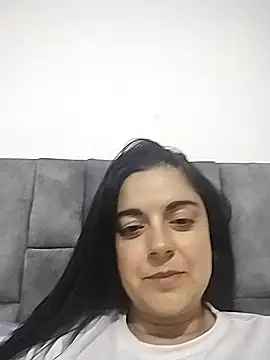 Snapshot of Nahomi_04 chatting on 10-20-25, 02:46 Nahomi 04 online show from 10-20-25, 02:46
