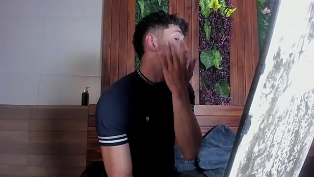 AustinJones  online show from 12-21-25, 06:53