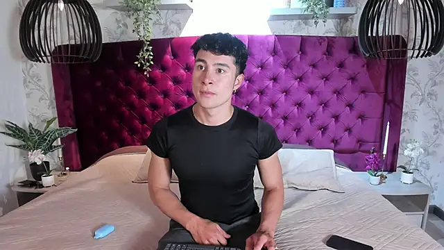 AustinJones  online show from 02-19-26, 08:28