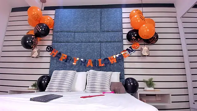 NatyLeone online show from 10-17-25, 08:32