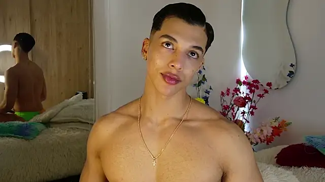 Troye Williams online show from 07-12-26, 04:30