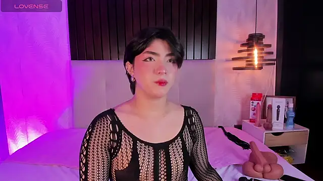 Creamy Angelo online show from 11-30-25, 04:02