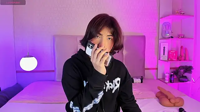 Creamy Angelo online show from 05-01-26, 01:27