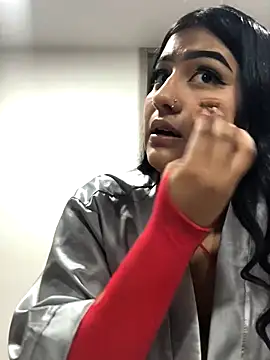 Miia Parker online show from 12-16-25, 01:04