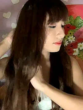 Snapshot of SassyLaurier chatting on 10-19-25, 06:43 SassyLaurier online show from 10-19-25, 06:43