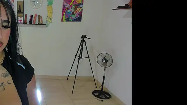naomy funny online show from 04-26-26, 12:24