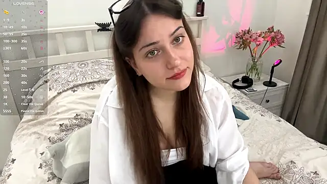 Snapshot of RachaelJuntunen chatting on 09-27-25, 06:52 RachaelJuntunen online show from 09-27-25, 06:52