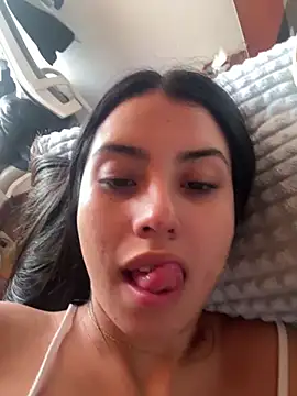 Snapshot of Victoria_alson chatting on 06-12-26, 04:38 Victoria alson online show from 06-12-26, 04:38