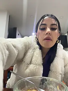 Victoria alson online show from 11-20-25, 01:39