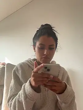 Victoria alson online show from 03-25-26, 01:21