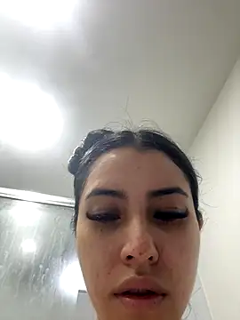 Snapshot of Victoria_alson chatting on 10-20-25, 01:33 Victoria alson online show from 10-20-25, 01:33