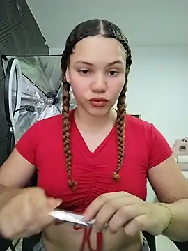 SirenRouge 69 online show from 04-17-26, 08:33