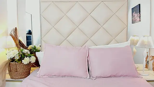 LuciaBenett  online show from 02-22-26, 05:21