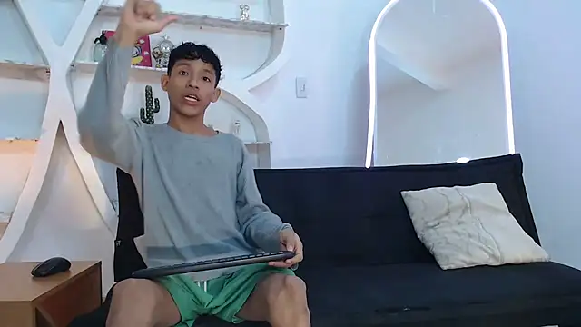 BEAUTY BOYS1 online show from 09-28-25, 02:35