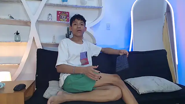 BEAUTY BOYS1 online show from 10-08-25, 11:49