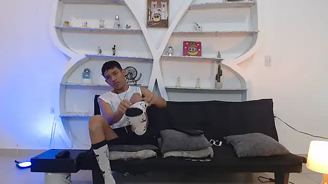 BEAUTY BOYS1 online show from 12-02-25, 07:32