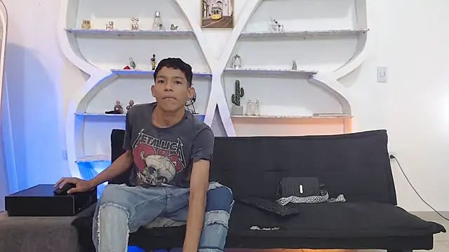 BEAUTY BOYS1 online show from 11-14-25, 07:12