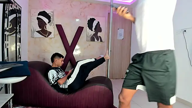 BEAUTY BOYS1 online show from 04-17-26, 02:09